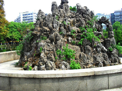 咫尺山林，流水清音 论中国园林中假山与流水的意境营造